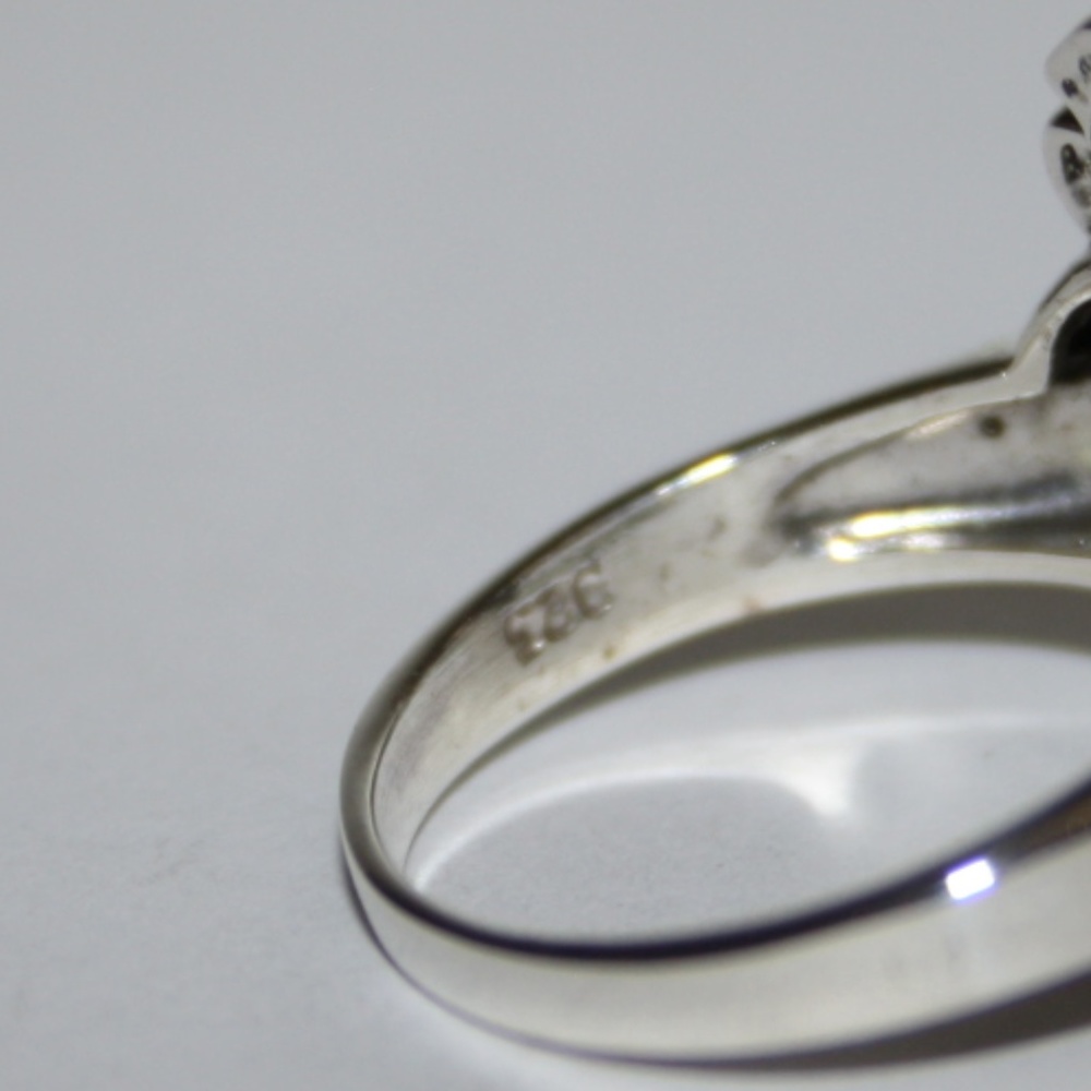.925 Mother of pearl claddagh heart ring NWT 5 - Picture 5 of 5